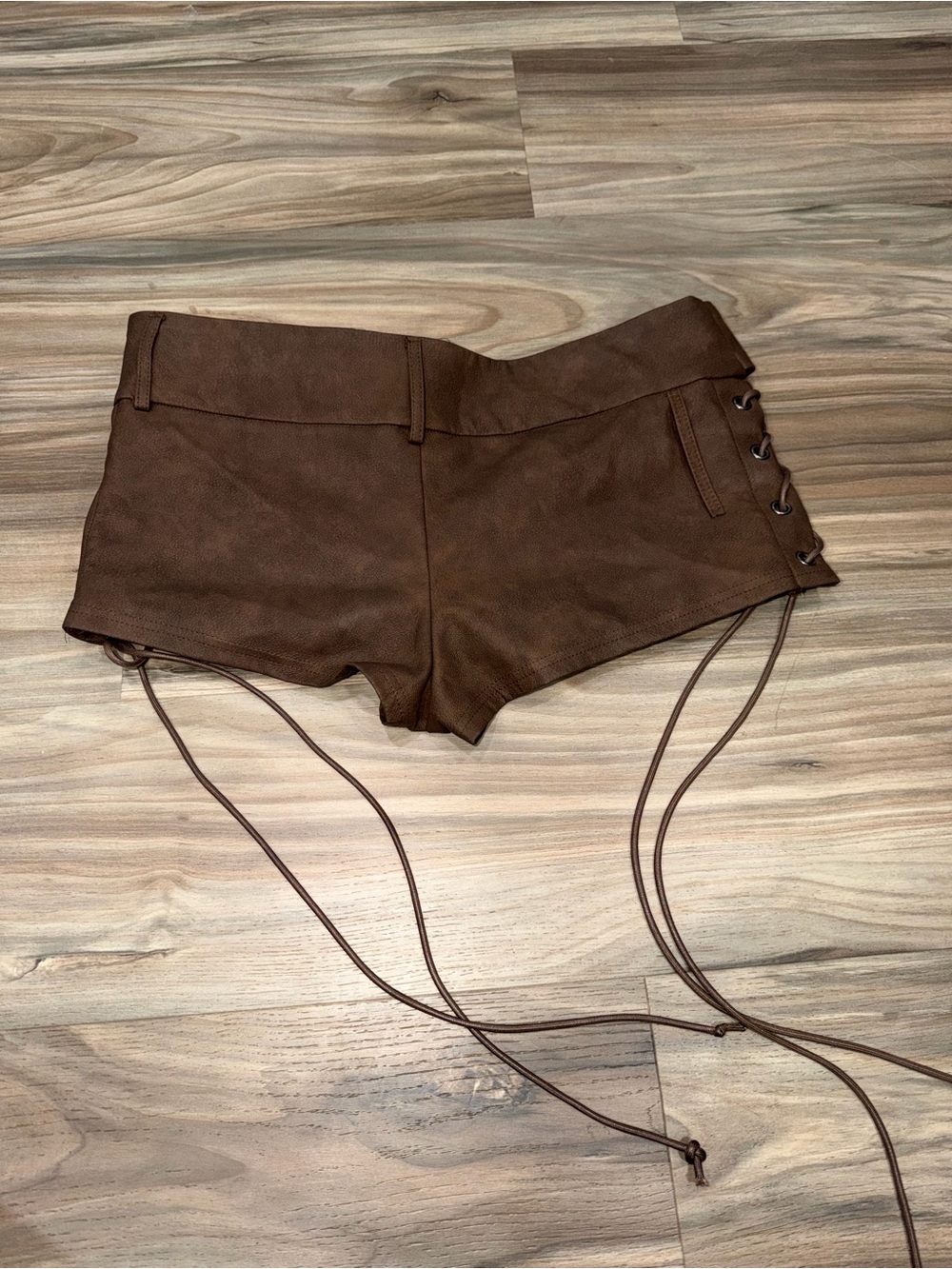 Brown Lace-Up Faux-Suede Low-Rise Belted Bike Shorts - Picture 3 of 3